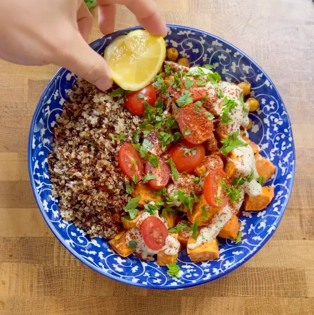 Read more about the article Sheet Pan Sweet Potatoes with Spiced Chickpeas and Quinoa