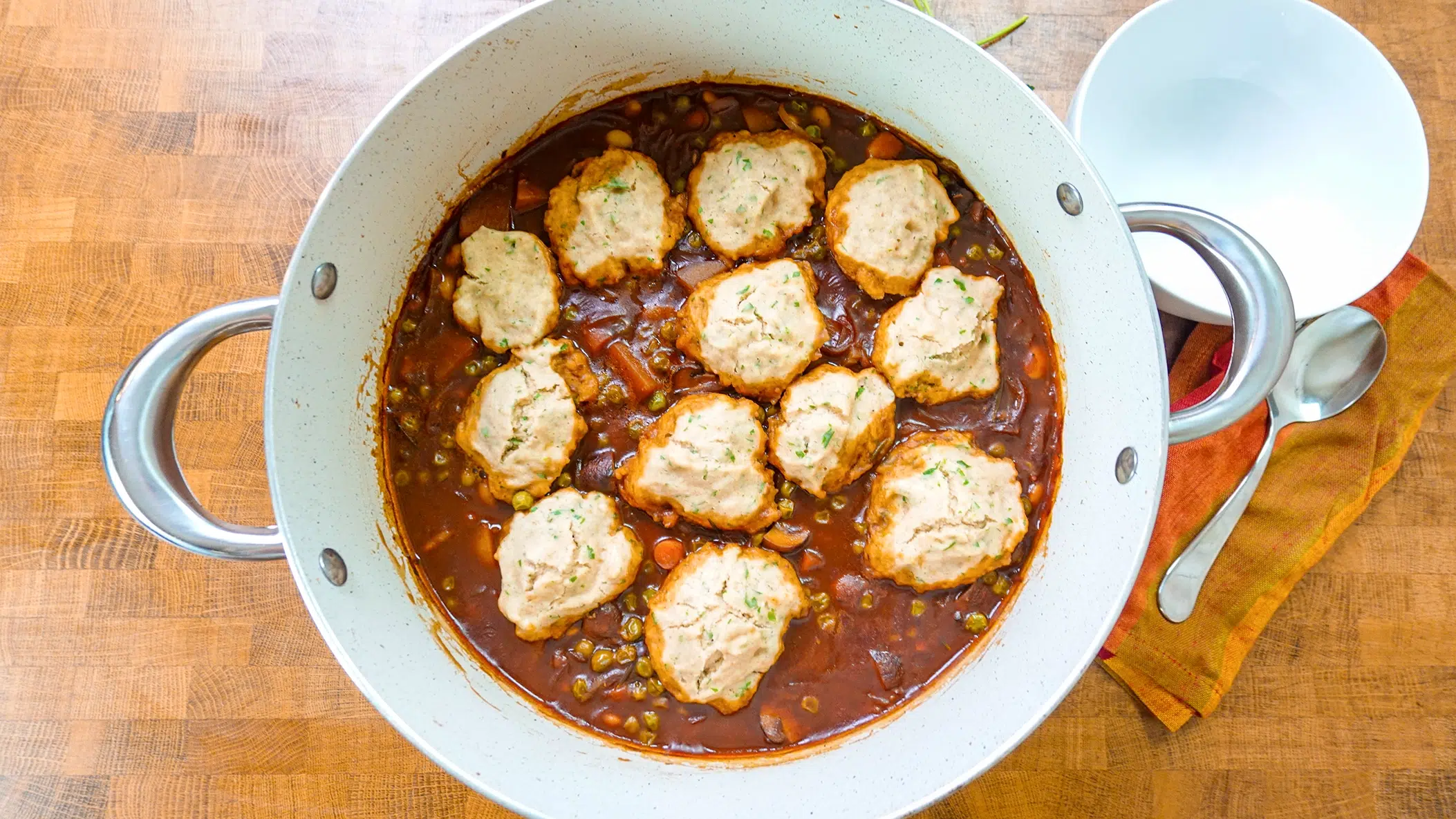 Read more about the article Hearty Vegetable Stew with Herby Dumplings